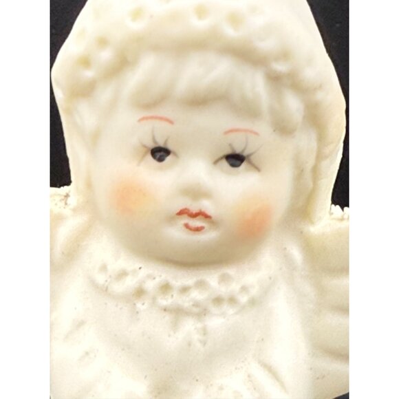 Vtg. Porcelain Angel Ornament With Knit Texture & Wings For Christmas Decor - Picture 2 of 8